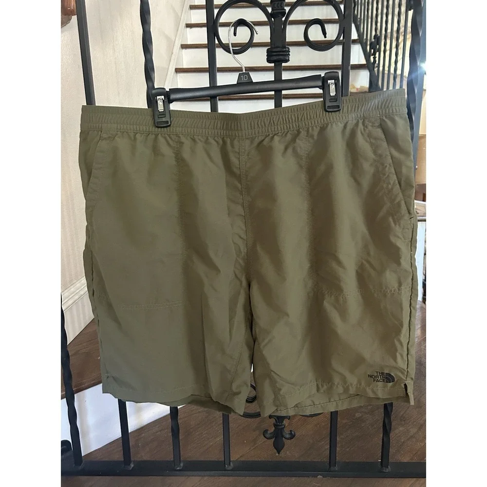 Men's Size XXL The North Face Shorts Beige Zip Pocket Elastic Waste